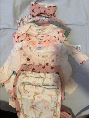 Baby Girl Neutral & Pink Mix Layette Set with Hearts & Giraffes